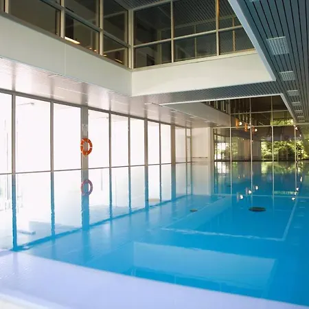 Sunny & Cozy With Shared Swimming Pool Apartment