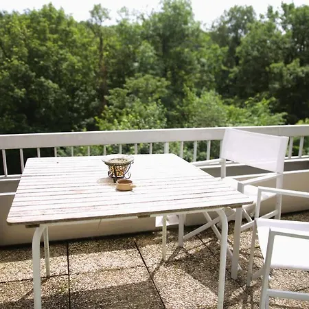 Sunny & Cozy With Shared Swimming Pool Apartamento